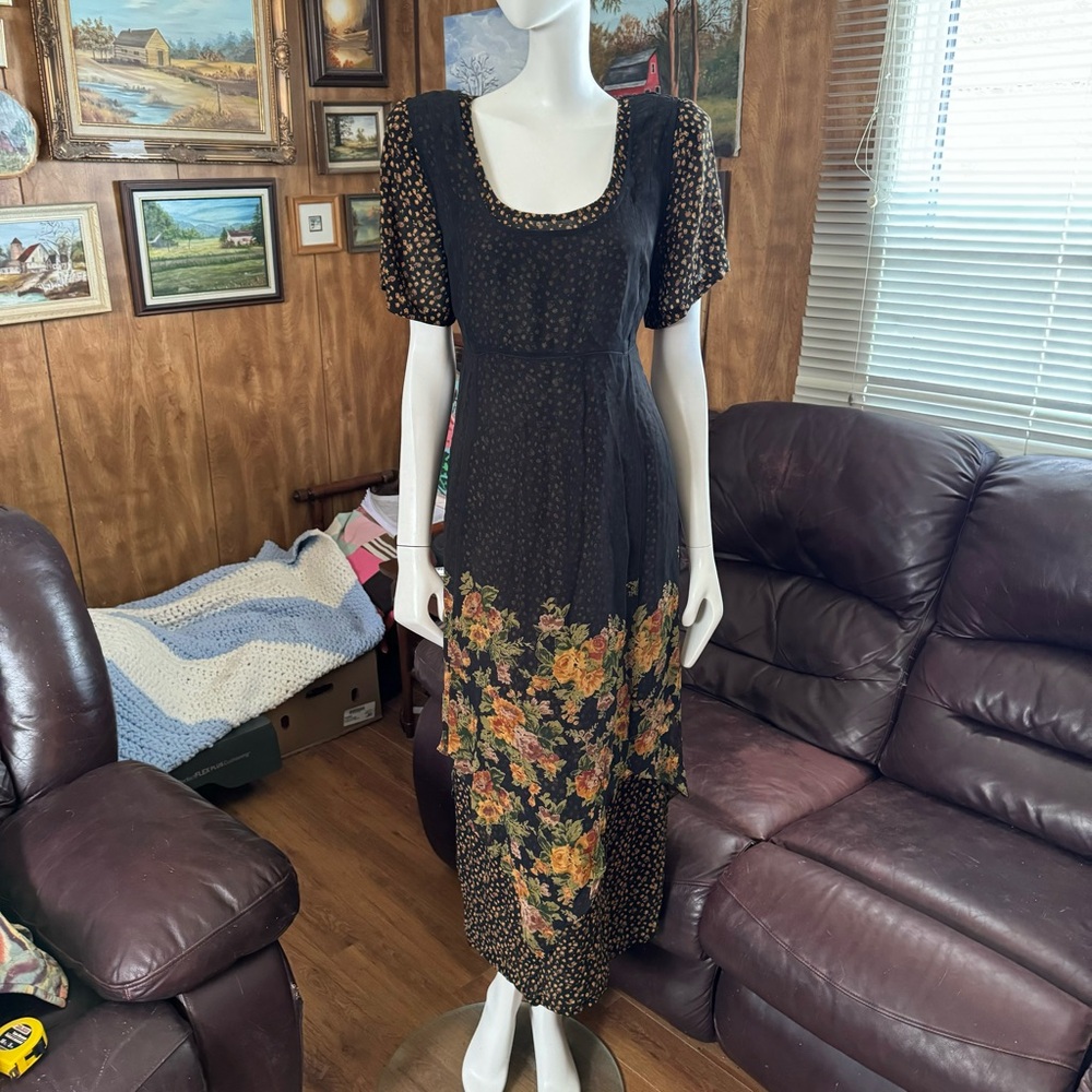 Gorgeous Vintage Boho Cottagecore Floral Dress